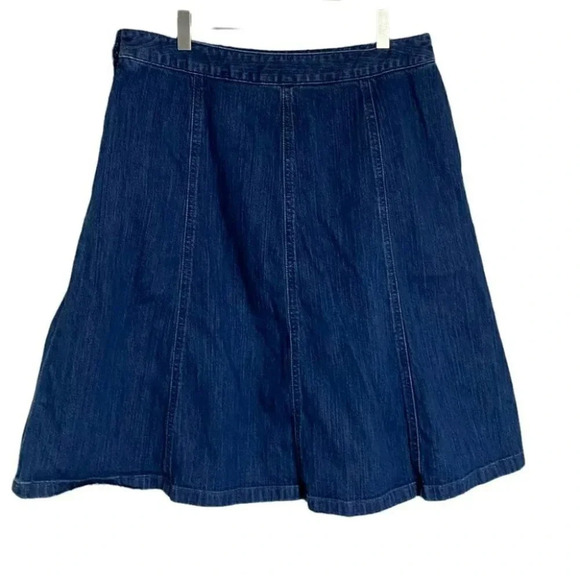 L.L. Bean classic fit 12 jean shirt with pockets - Picture 4 of 6